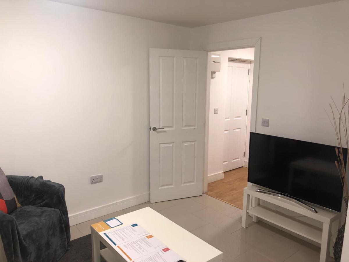 2 Bedroom Large Town Centre Apartment Free Parking ラフバラー エクステリア 写真